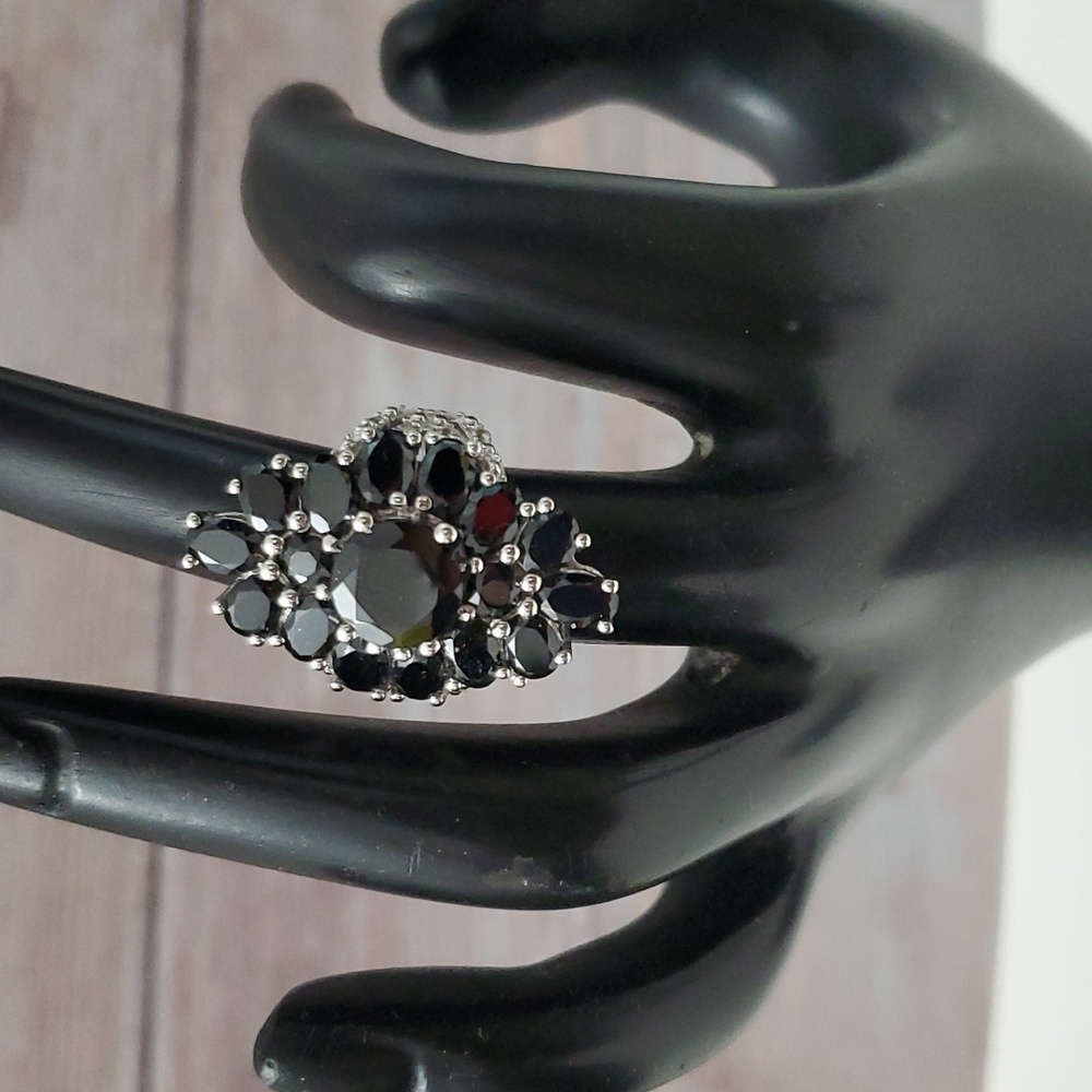 Sterling Silver 925 Onyx Cluster Crown Ring
